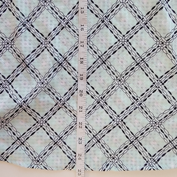 CROFT & Barrow Scoopneck Trellis Print Blouse Size L EUC - Picture 7 of 9